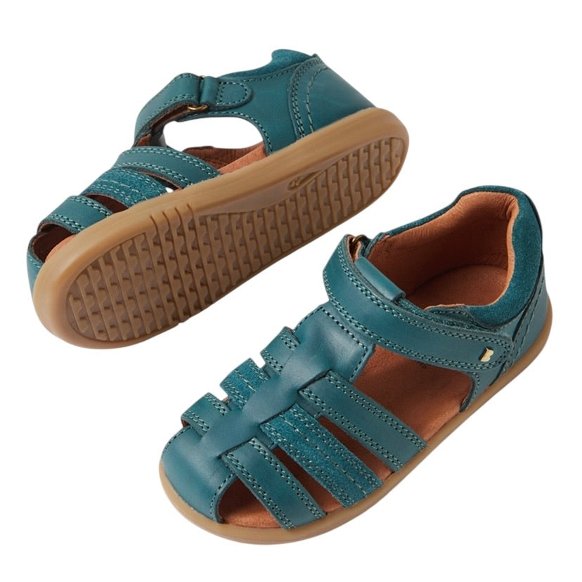 iwalk - Closed-toe Sandals
